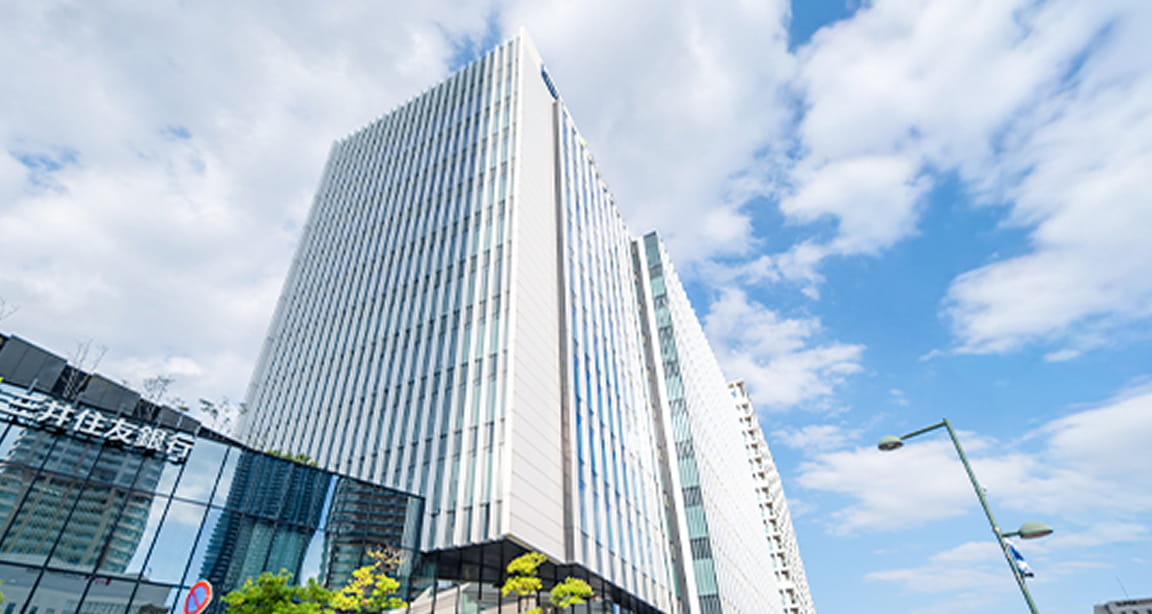 DNAチップ研究所が入居する研究拠点ビルの外観。